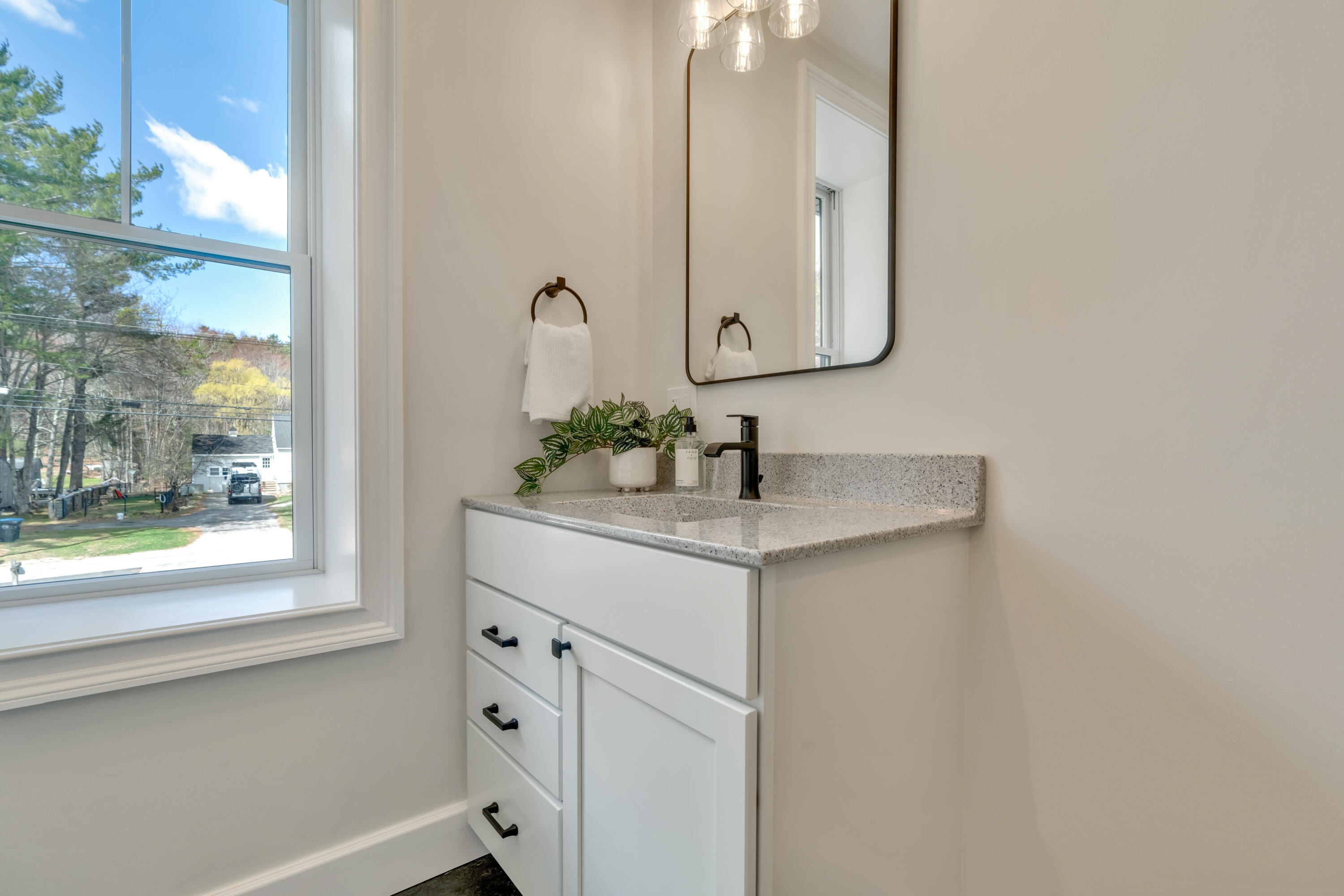 43 Middle Road Falmouth ME 04105
