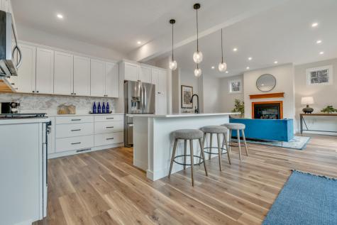43 Middle Road Falmouth ME 04105
