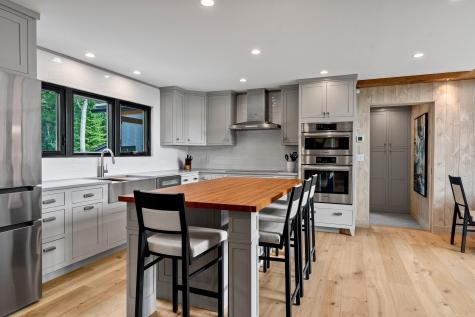 18 High Head Road Edgecomb ME 04556