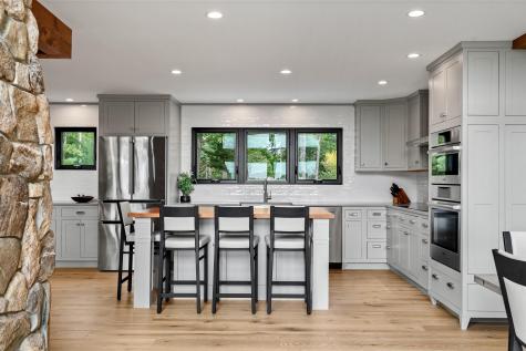 18 High Head Road Edgecomb ME 04556