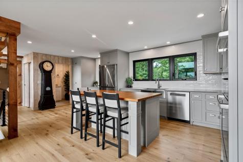 18 High Head Road Edgecomb ME 04556