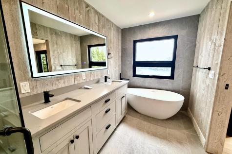 18 High Head Road Edgecomb ME 04556