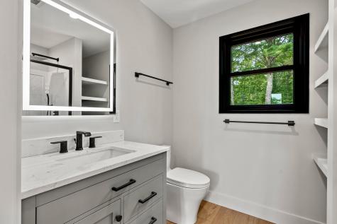 18 High Head Road Edgecomb ME 04556