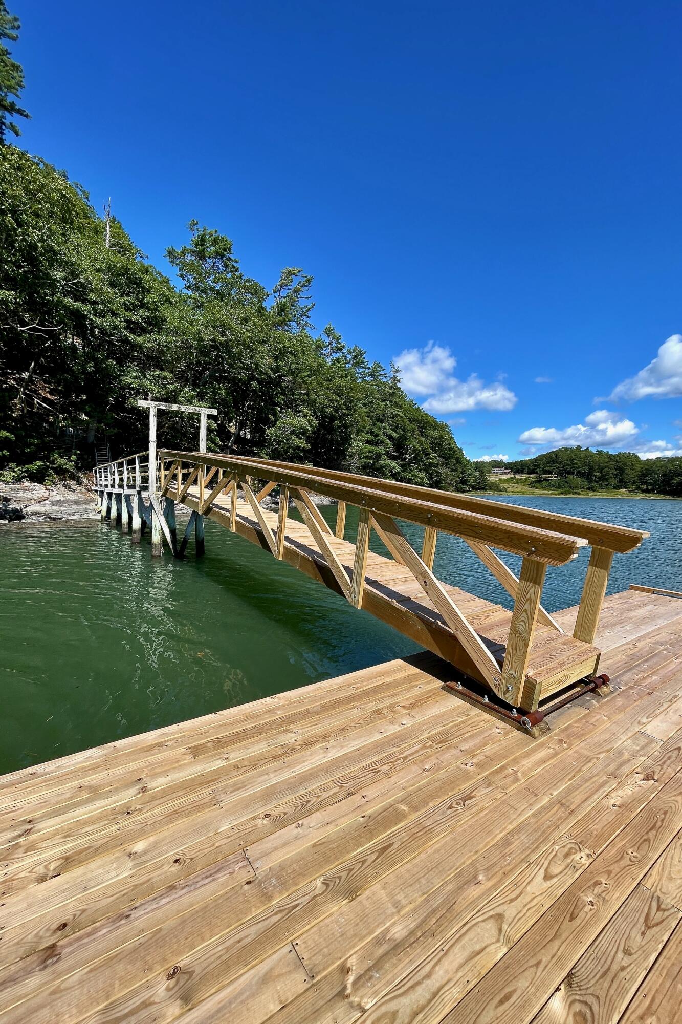 18 High Head Road Edgecomb ME 04556