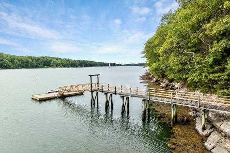 18 High Head Road Edgecomb ME 04556