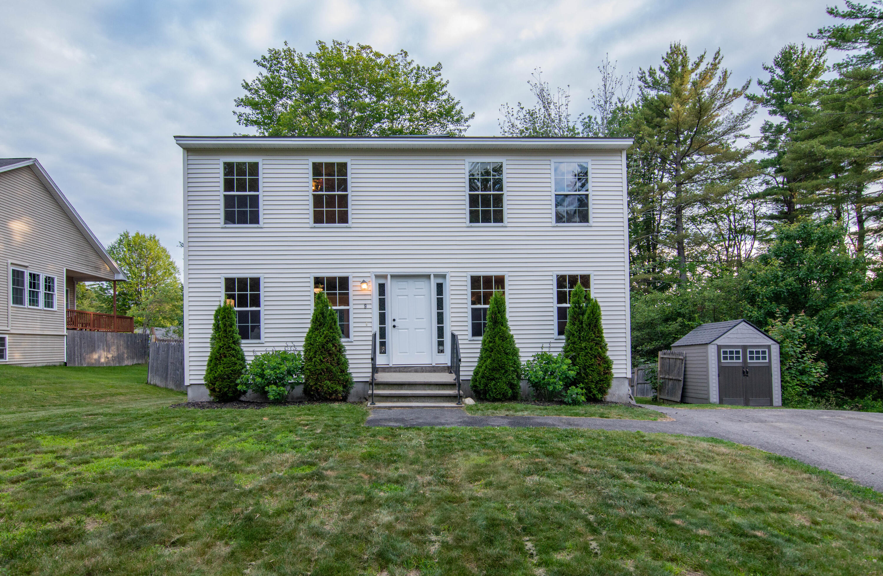 9 St James Place Lewiston ME 04240