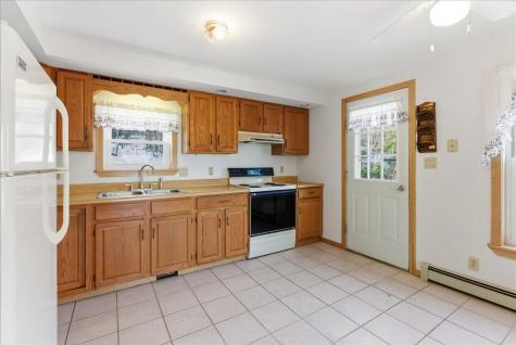 156 Lakeshore Drive Leeds ME 04263