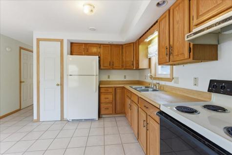 156 Lakeshore Drive Leeds ME 04263