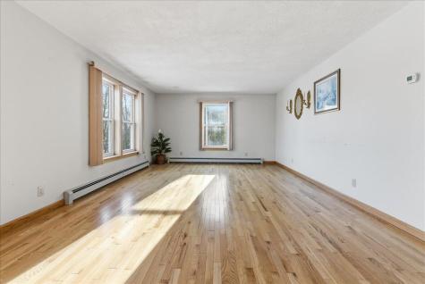 156 Lakeshore Drive Leeds ME 04263