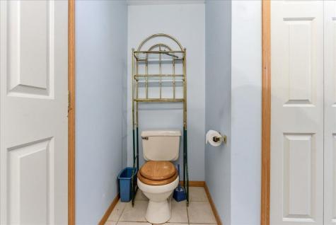 156 Lakeshore Drive Leeds ME 04263