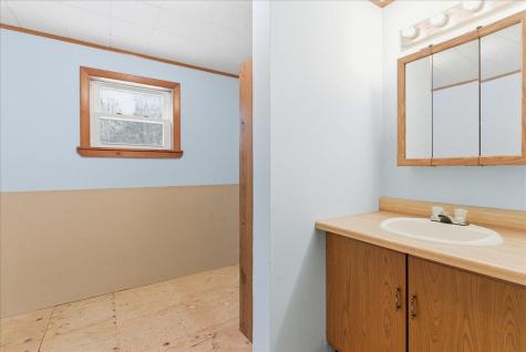 156 Lakeshore Drive Leeds ME 04263