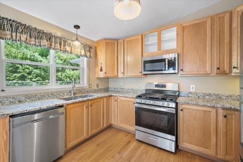 6 Artist's Way Lamoine ME 04605