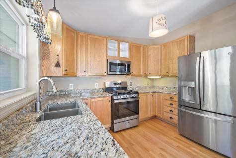 6 Artist's Way Lamoine ME 04605