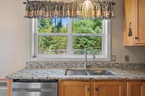 6 Artist's Way Lamoine ME 04605