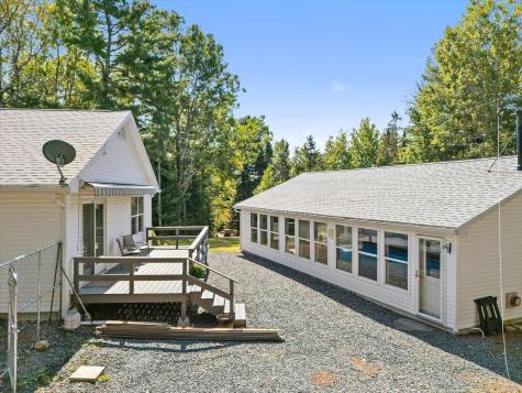 6 Artist's Way Lamoine ME 04605