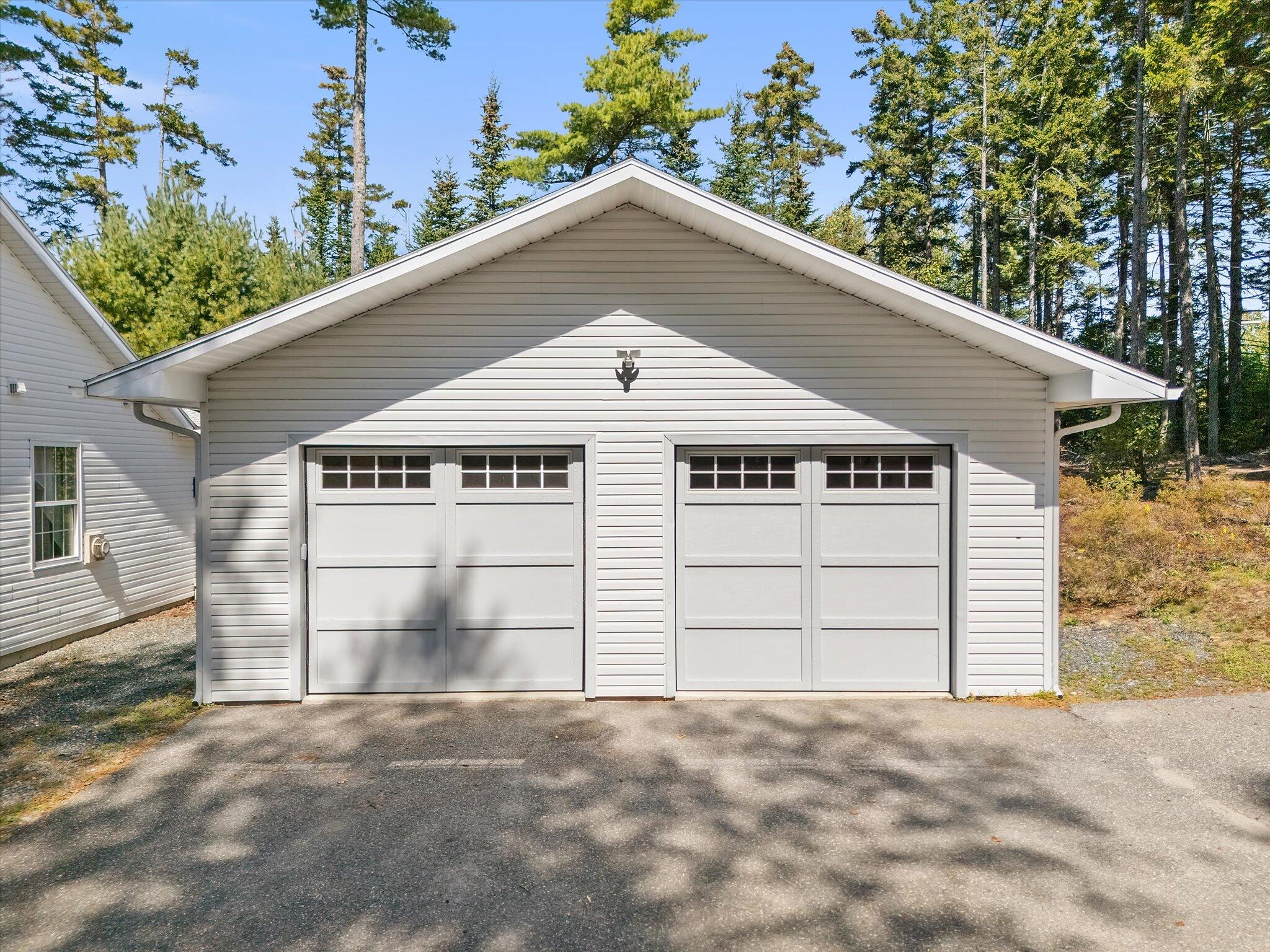 6 Artist's Way Lamoine ME 04605