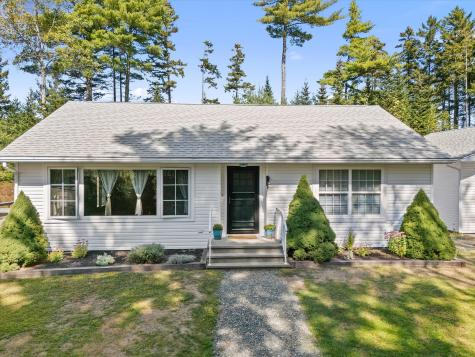 6 Artist's Way Lamoine ME 04605