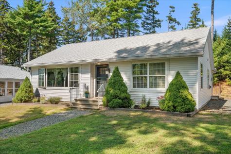 6 Artist's Way Lamoine ME 04605