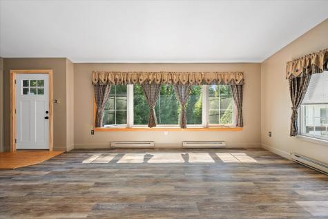 6 Artist's Way Lamoine ME 04605