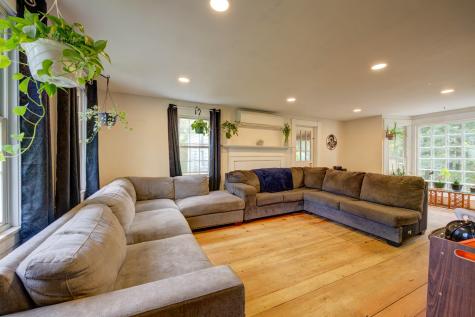 23 Vine Street Damariscotta ME 04543