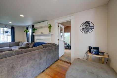 23 Vine Street Damariscotta ME 04543