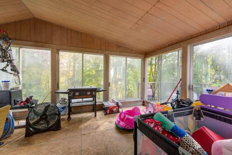 23 Vine Street Damariscotta ME 04543