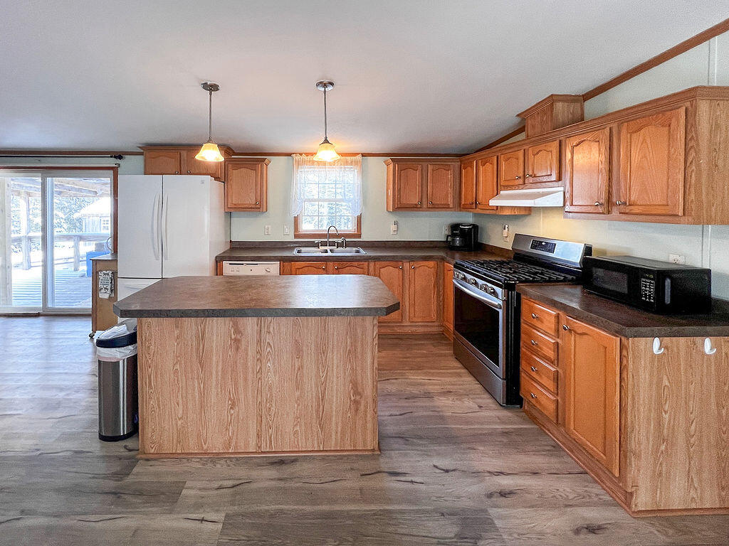 191 Sunset Cross Road Deer Isle ME 04627