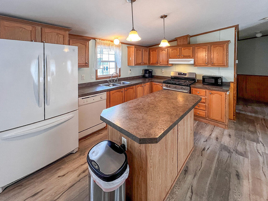 191 Sunset Cross Road Deer Isle ME 04627