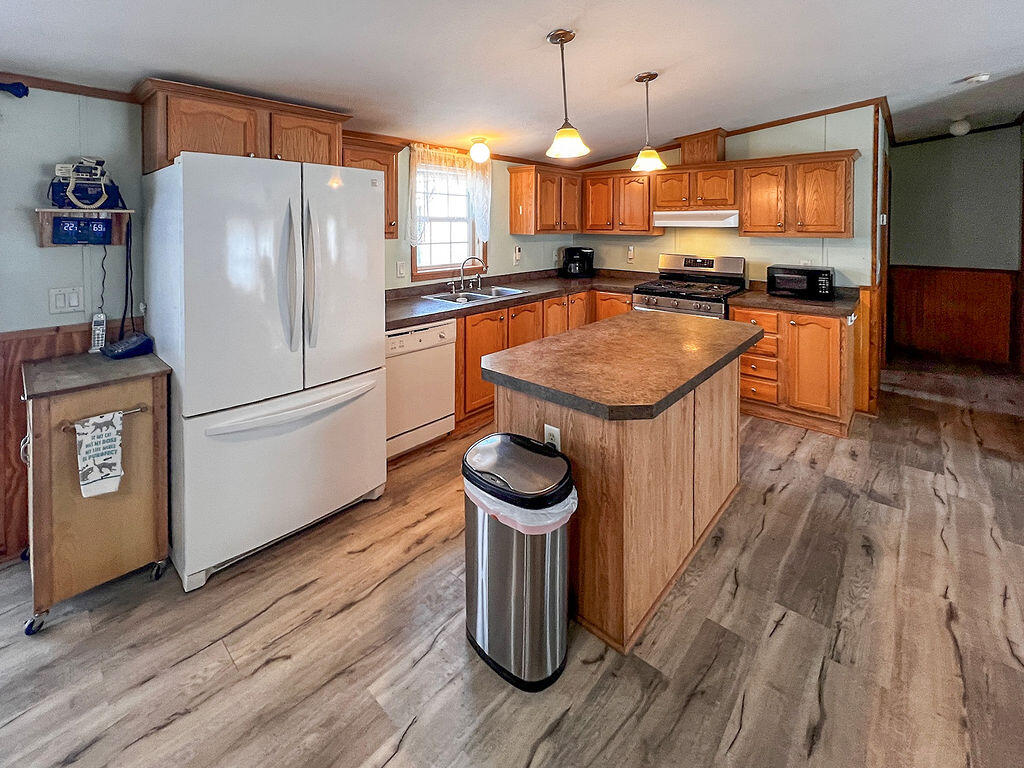 191 Sunset Cross Road Deer Isle ME 04627