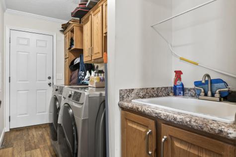 10 Settlement Loop Kittery ME 03904