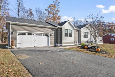 10 Settlement Loop Kittery ME 03904