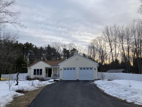 35 Deerfield Drive Brunswick ME 04011