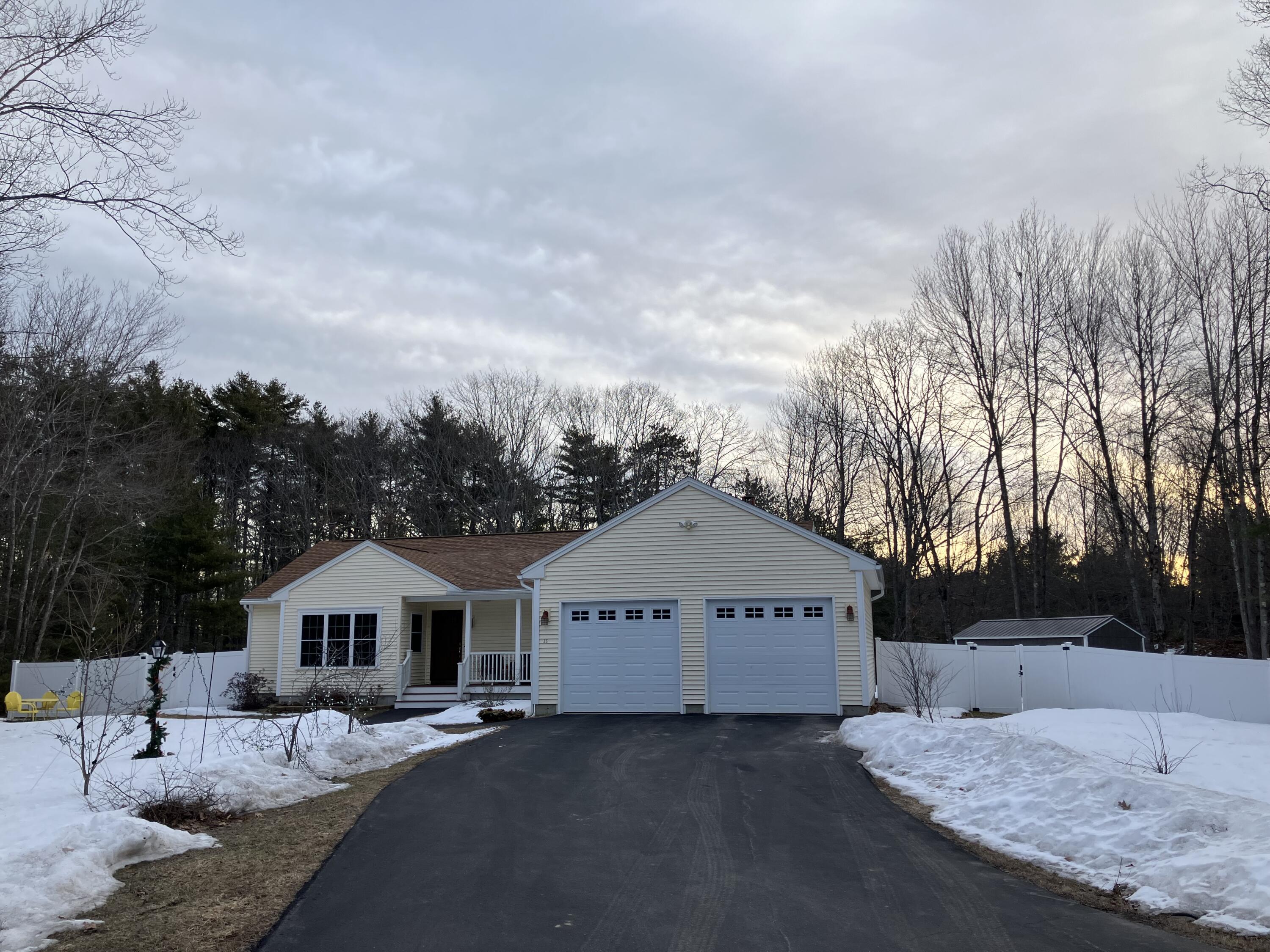 35 Deerfield Drive Brunswick ME 04011