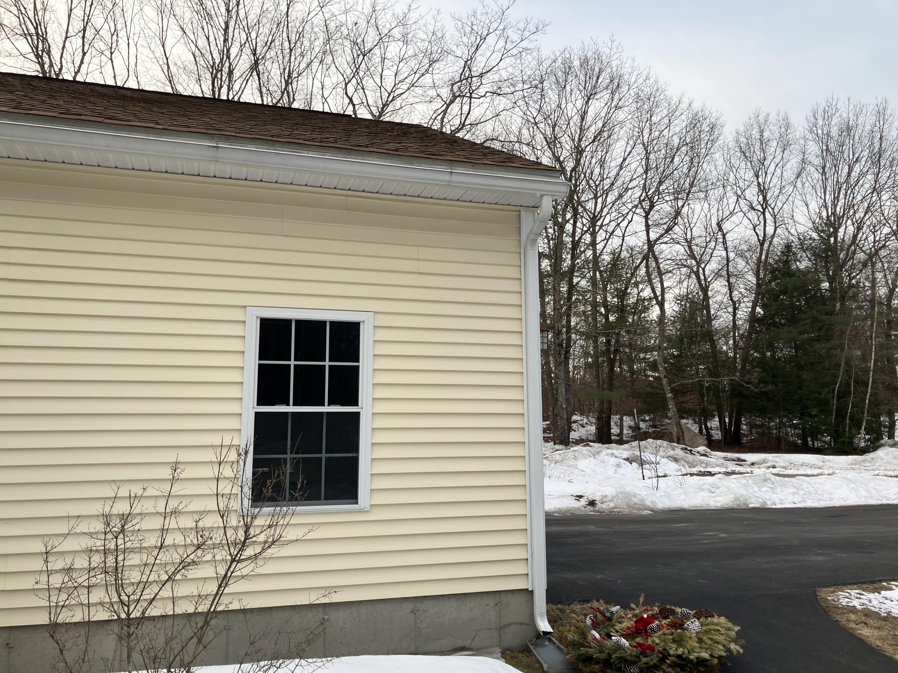 35 Deerfield Drive Brunswick ME 04011