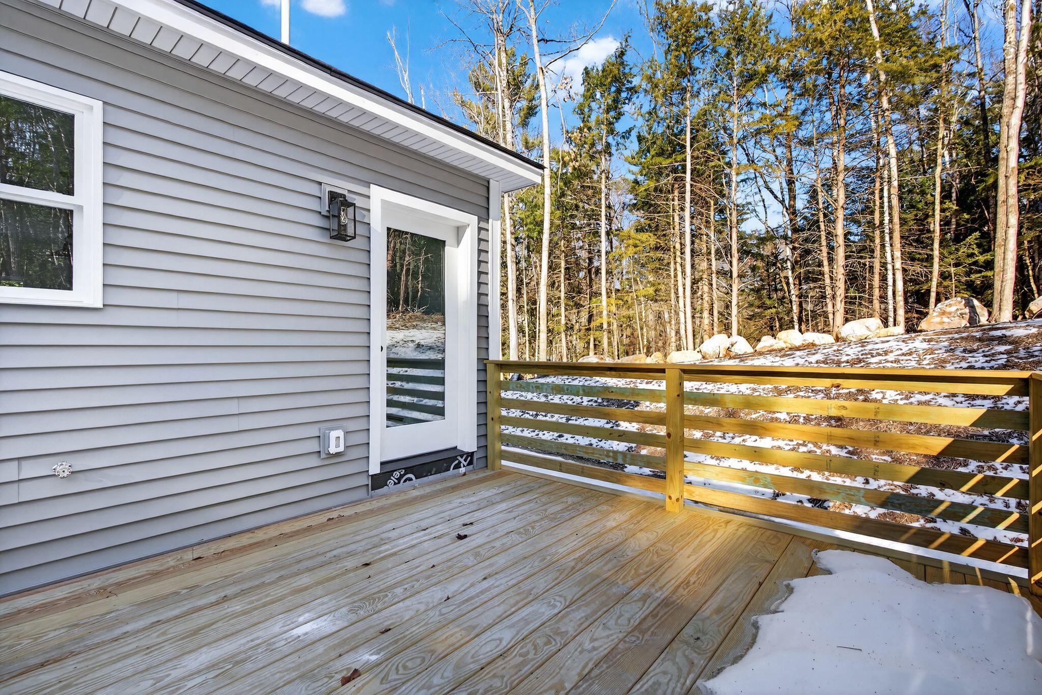 33 Arrowhead Lane Limerick ME 04048