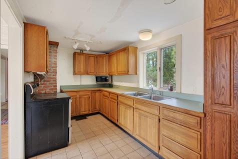 52 Two Lights Road Cape Elizabeth ME 04107