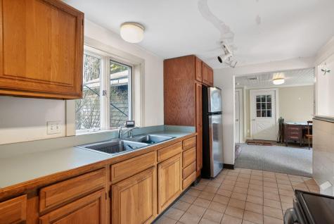 52 Two Lights Road Cape Elizabeth ME 04107