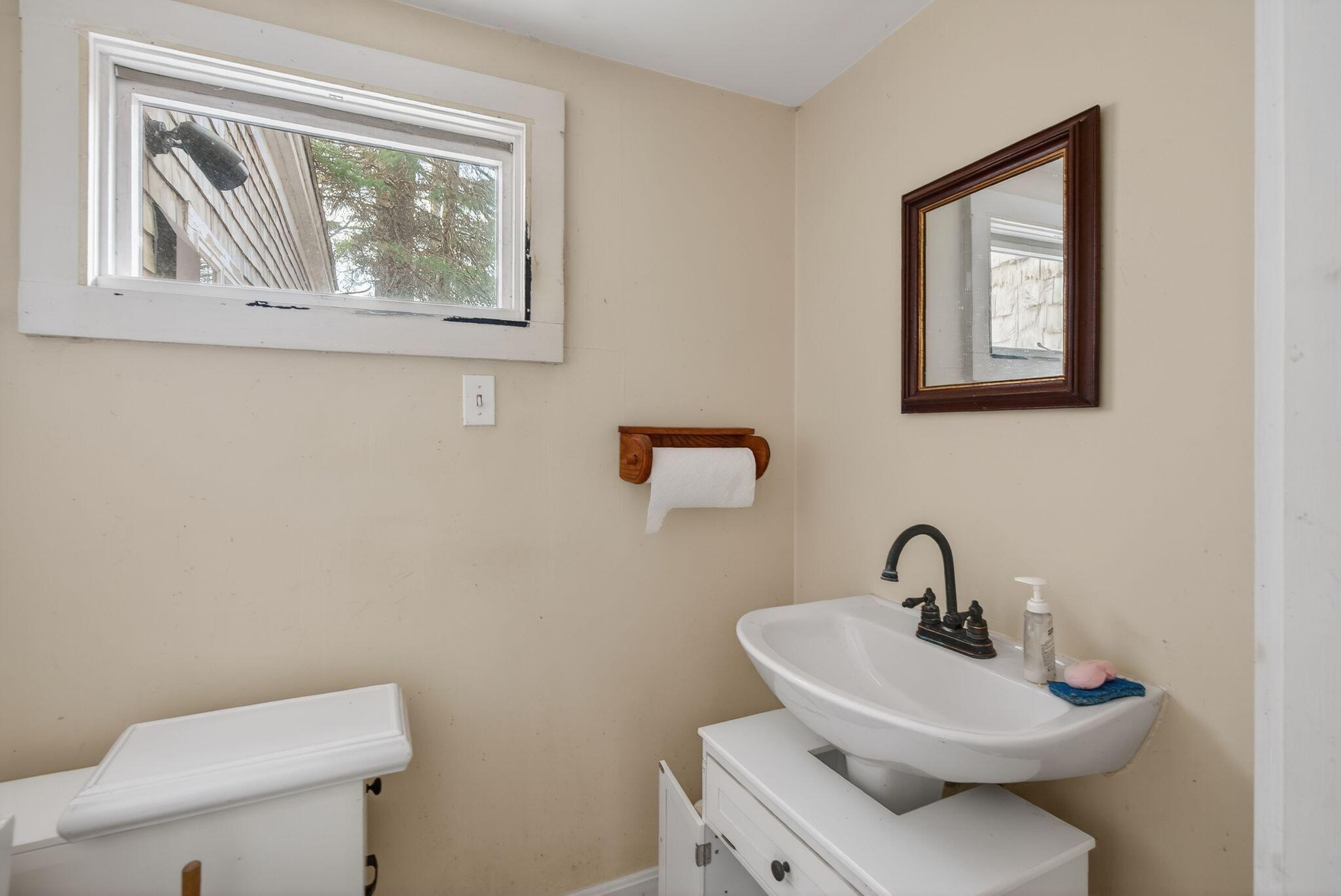 52 Two Lights Road Cape Elizabeth ME 04107