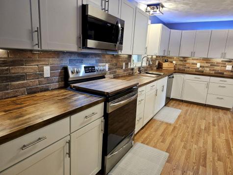 9 Sandy Lane Skowhegan ME 04976