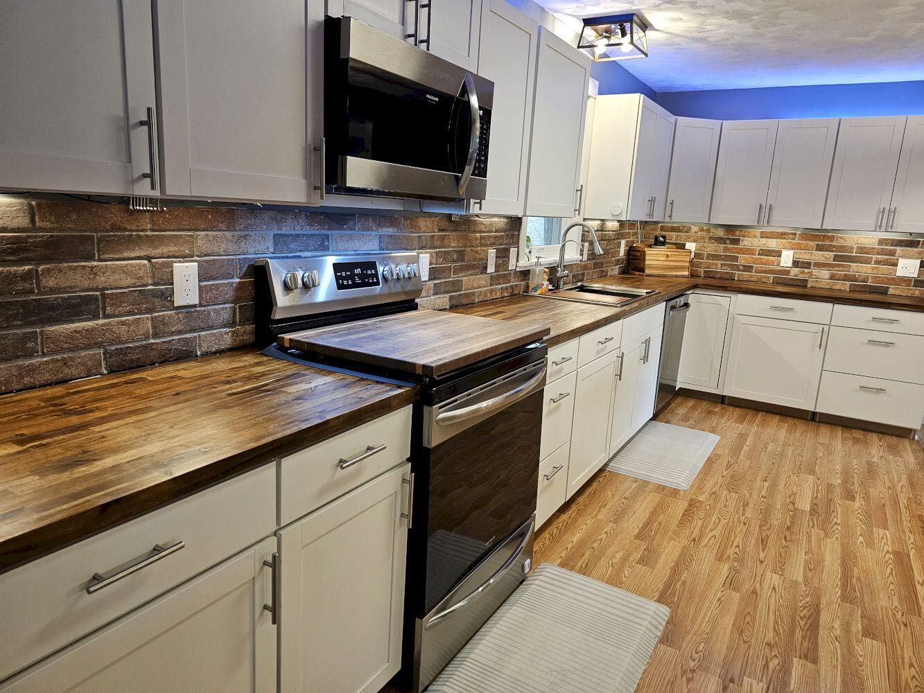 9 Sandy Lane Skowhegan ME 04976