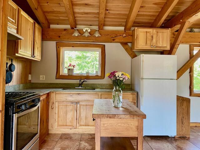 43 Mansfield Lane Brownfield ME 04010