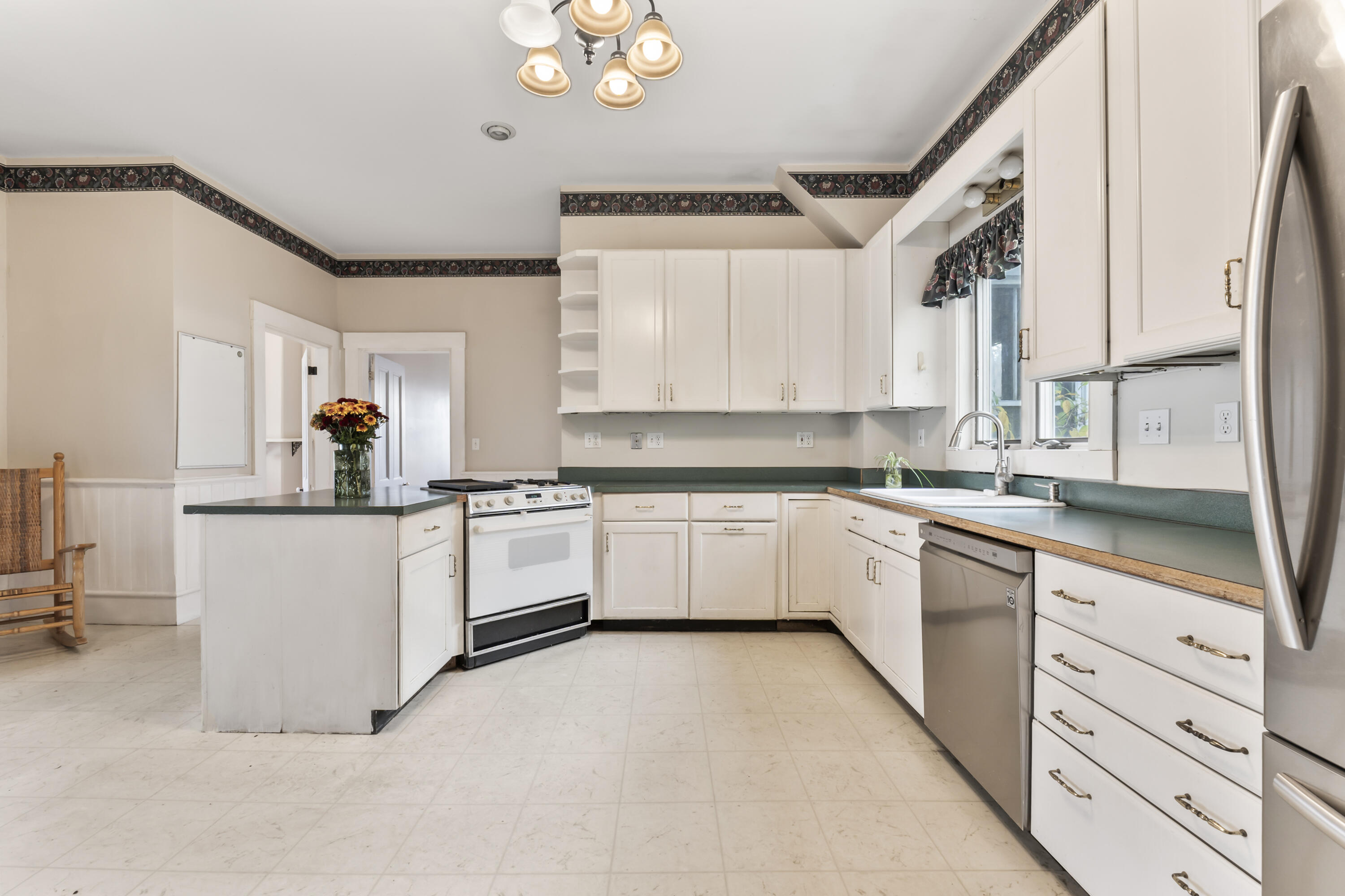 27 Gardiner Street Richmond ME 04357