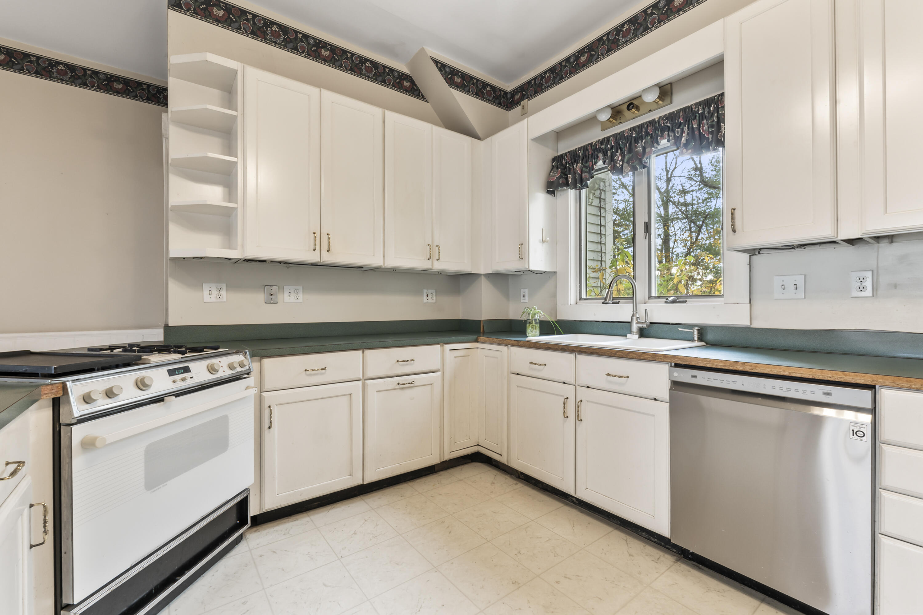 27 Gardiner Street Richmond ME 04357