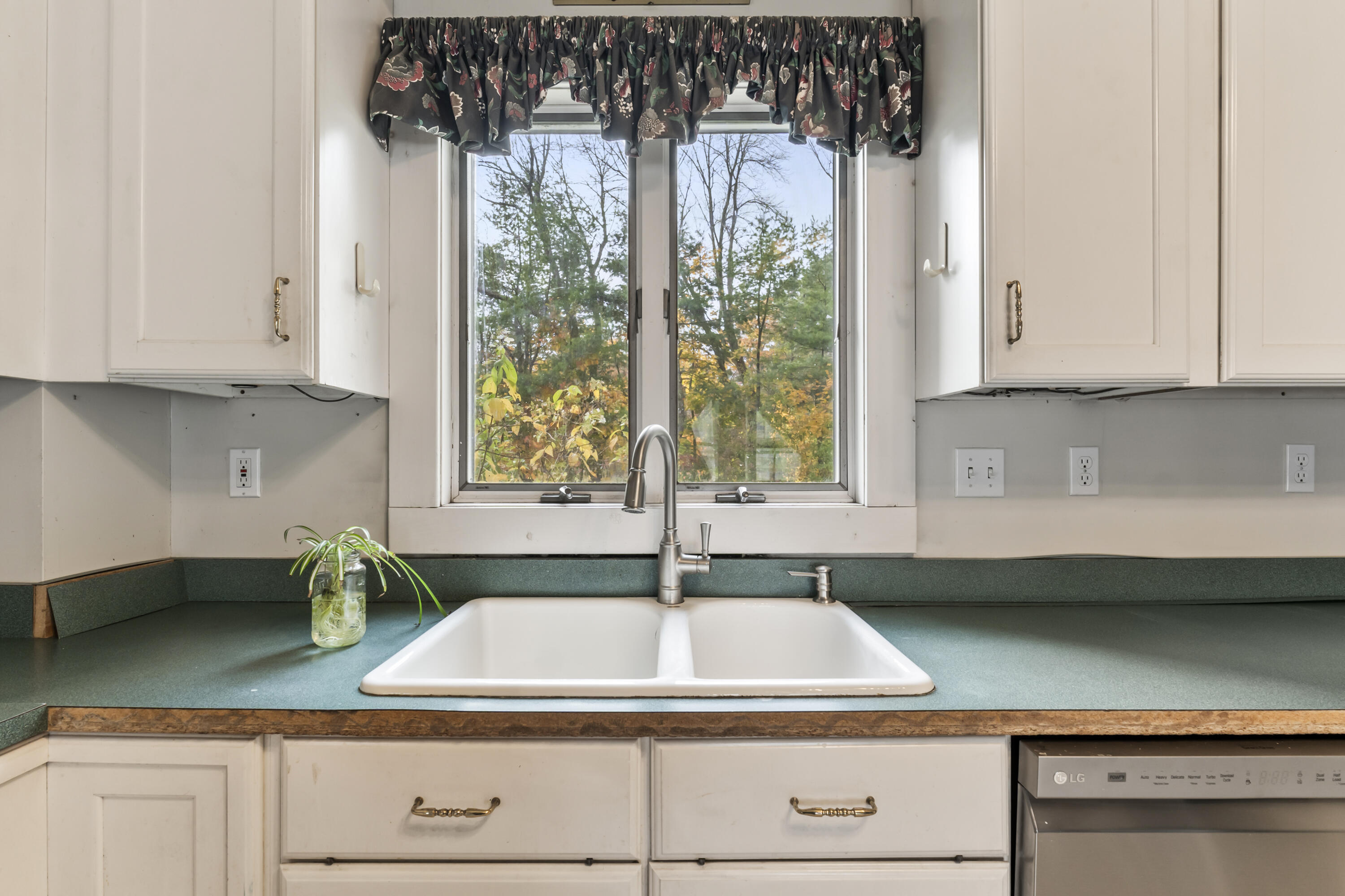 27 Gardiner Street Richmond ME 04357