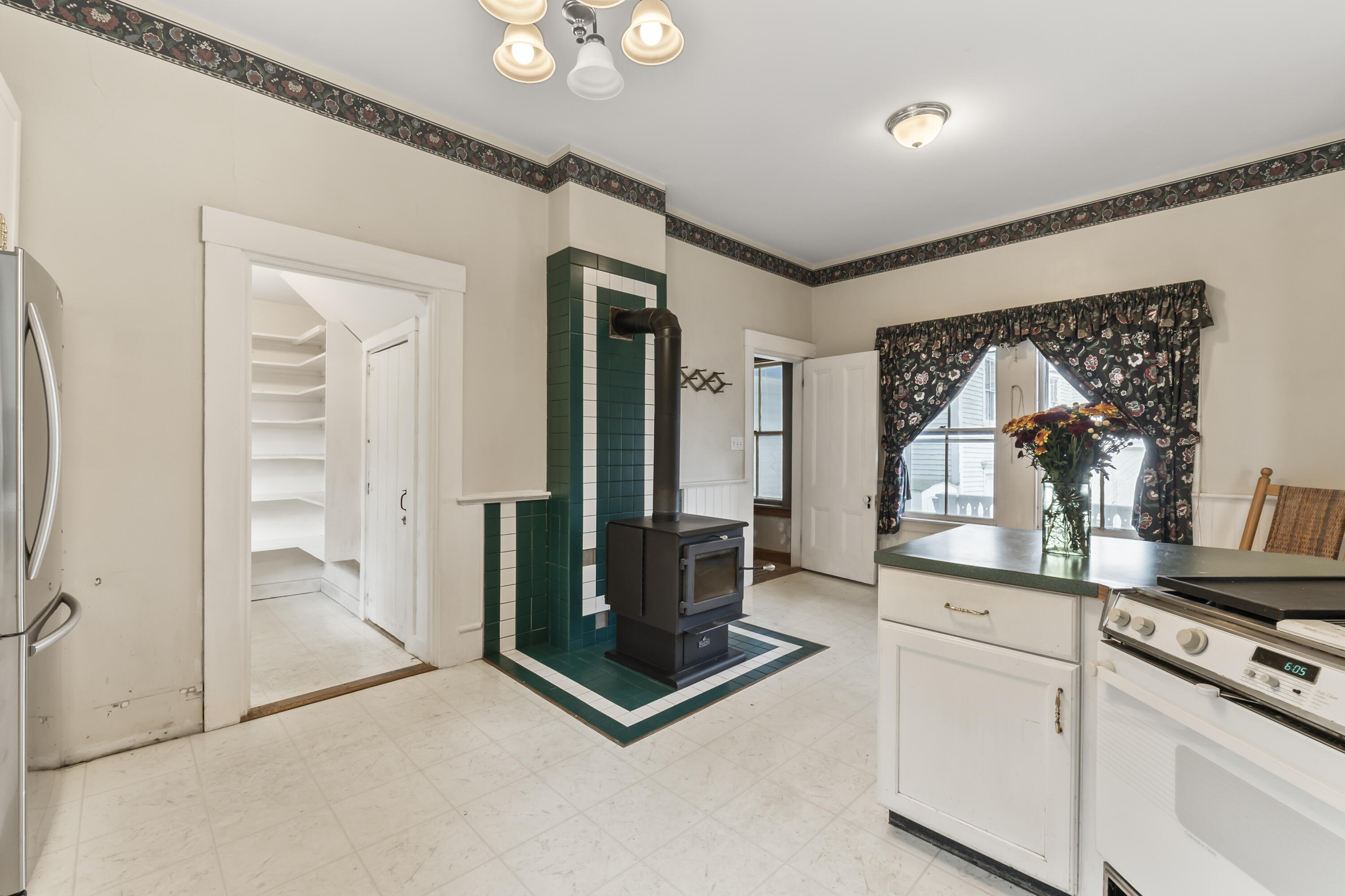 27 Gardiner Street Richmond ME 04357