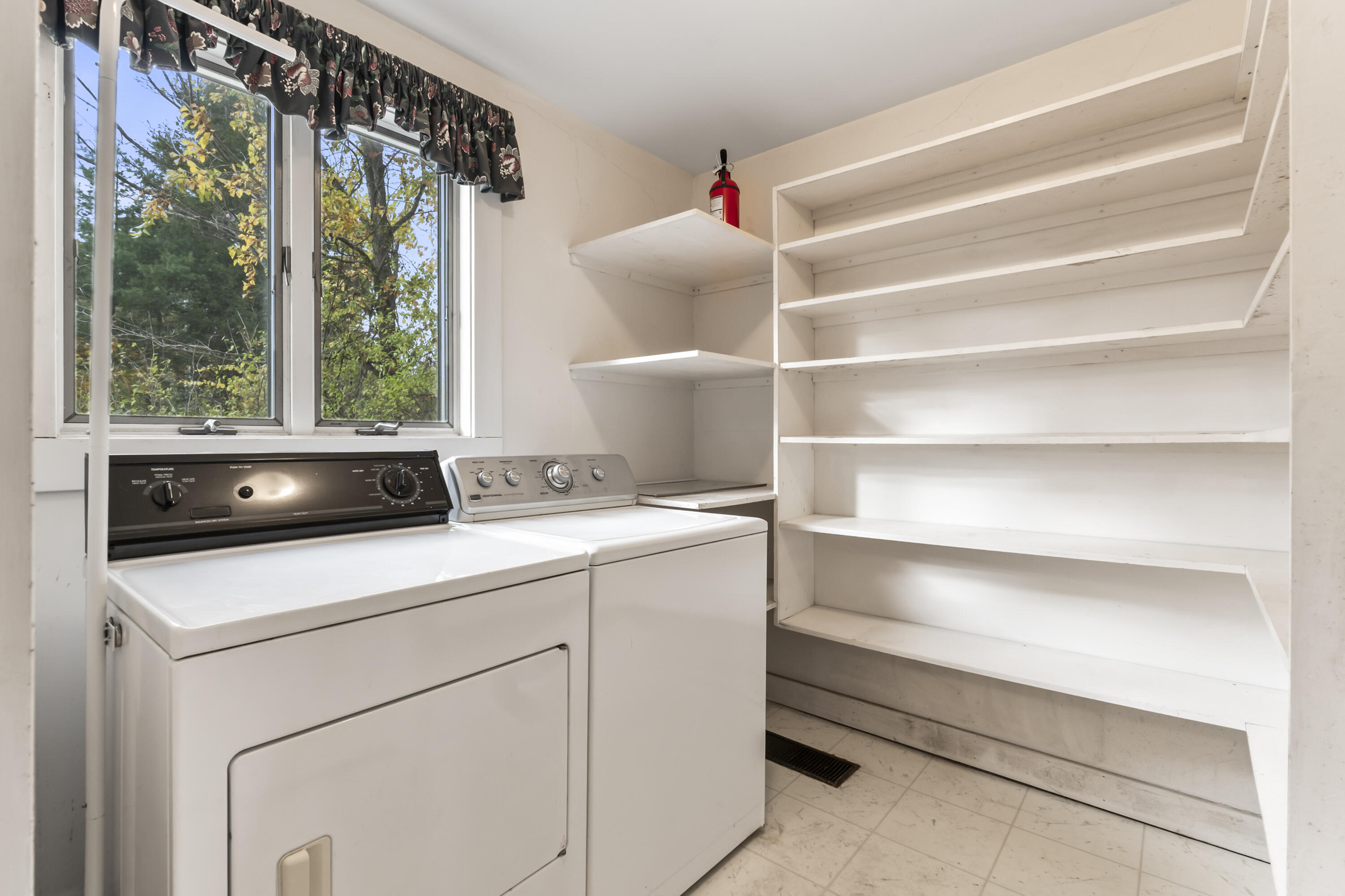 27 Gardiner Street Richmond ME 04357