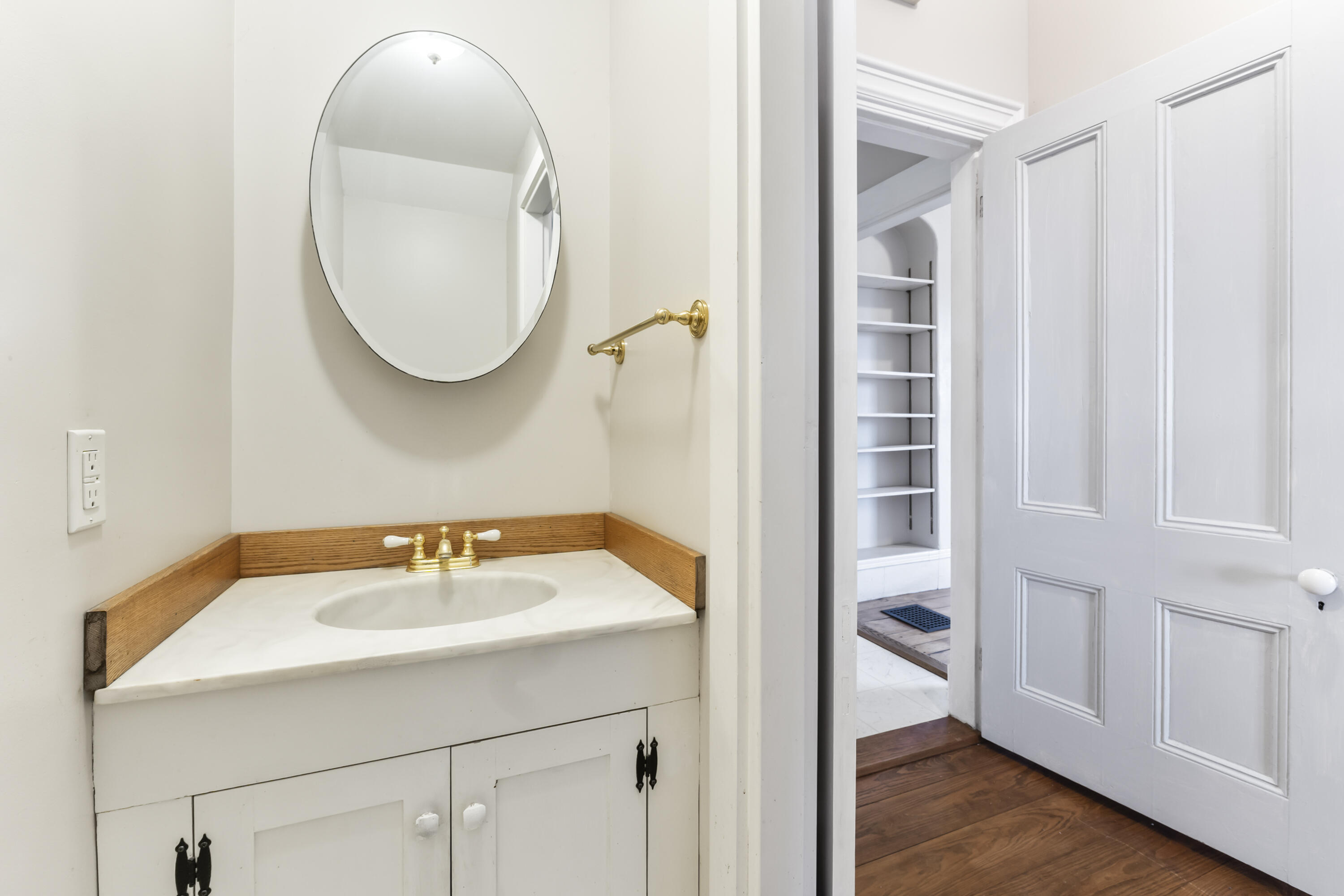 27 Gardiner Street Richmond ME 04357