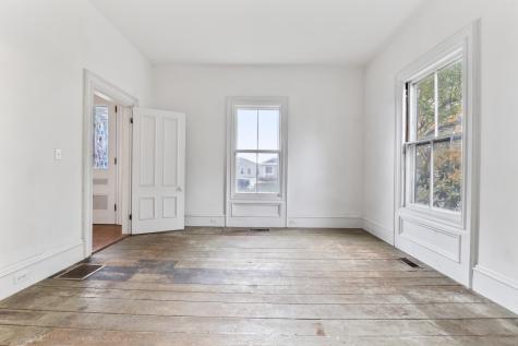 27 Gardiner Street Richmond ME 04357