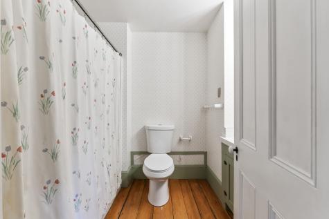 27 Gardiner Street Richmond ME 04357