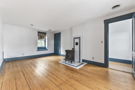 27 Gardiner Street Richmond ME 04357